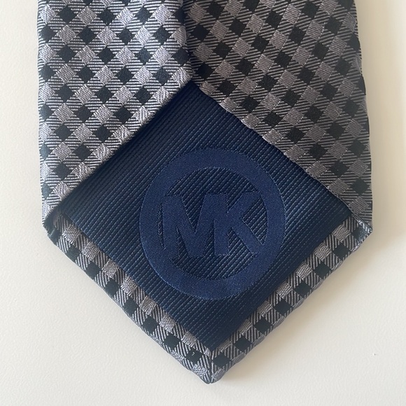 Michael Kors Black and Grey Plaid Silk Tie - Picture 6 of 10